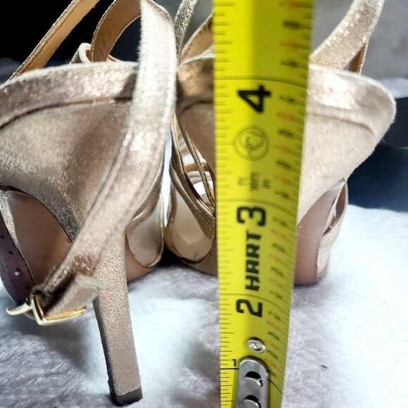 KAY UNGER GOLD HEEL SANDAL SIZE 8 Look like New. - Picture 2 of 12